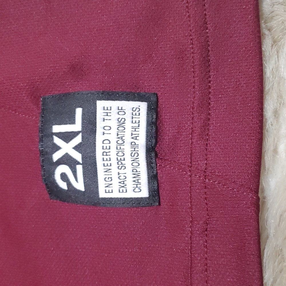 Womens like new burgundy Nike baseball T-shirt - Picture 2 of 6